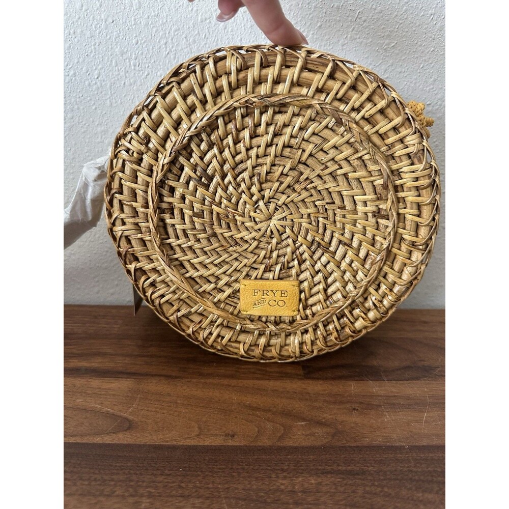 Frye and Co. Esme Straw Canteen Circle Daffodil Crossbody Shoulder Bag MSRP $148
